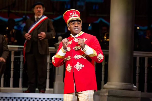 xtn-500_03-normlewis_photobyjeremydaniel.jpg.pagespeed.ic.hAA4hH4_Hb.jpg