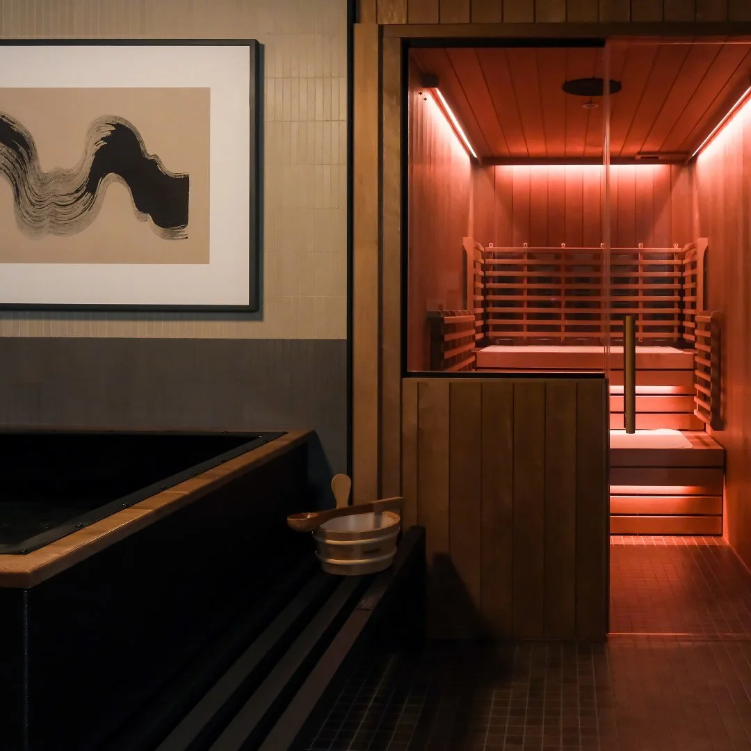 In case you can&rsquo;t decide between being 🥵 or 🥶, may we suggest the @sweatandtonic Hot/Cold Room? We liked working through the details in a smaller space. Not that small that you can&rsquo;t bring a friend though.😉