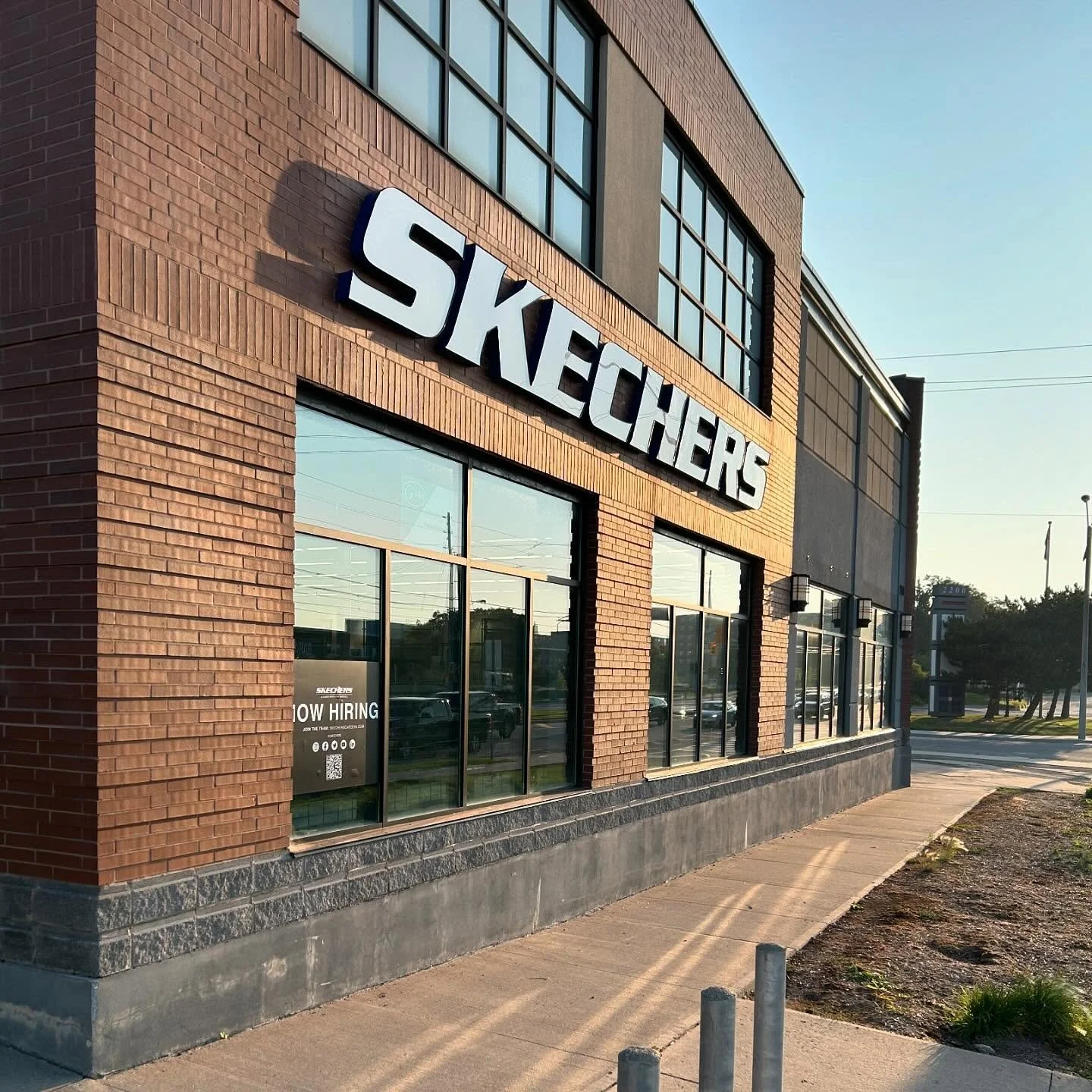 Get your walking/running shoes on from @skechers.canada at either of these two new locations we recently completed for them. One in #Oshawa and #Scarborough. #generalcontractor #construction #retailconstruction #canada #toronto #commercialconstructio