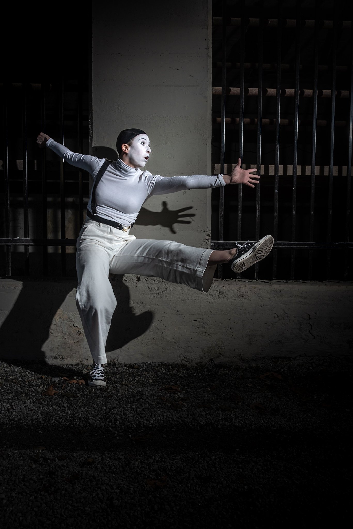 Act 1, Scene 3 – Pierrot Yearns, But Cannot Let Go