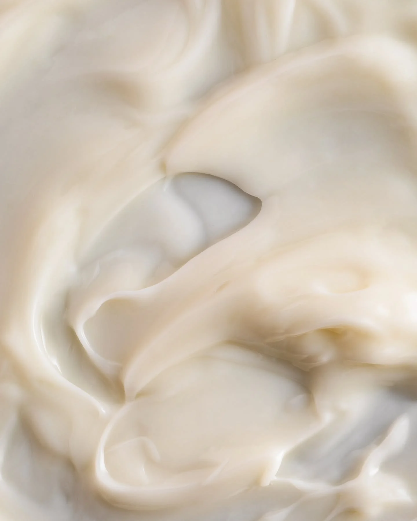Capturing the finer details 🧴🍦

Showcasing product texture is important when marketing skincare and photography's a great way to do so! Not only is this type of product content the perfect addition to your website, but it is also a useful form of e