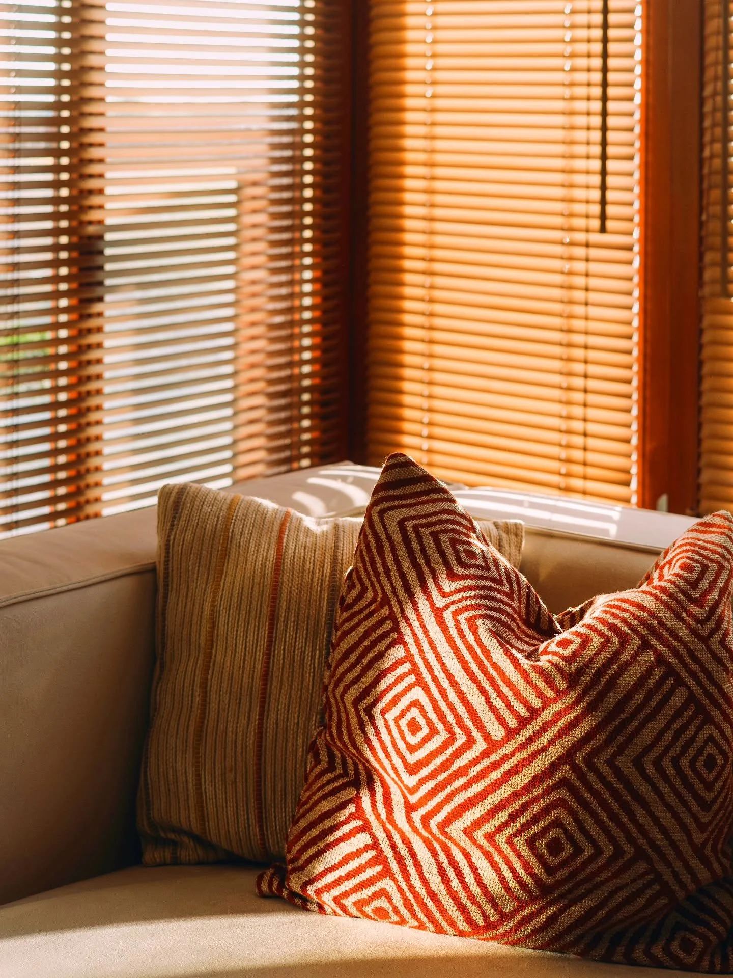 Hello, autumn. Is that you creeping in?

The &quot;-ber months&quot; are here, which means one thing, autumn aesthetics are officially IN 🍁

Golden hour, vibrant leaves; it's one of the most viral seasons of the year because everyone wants that warm
