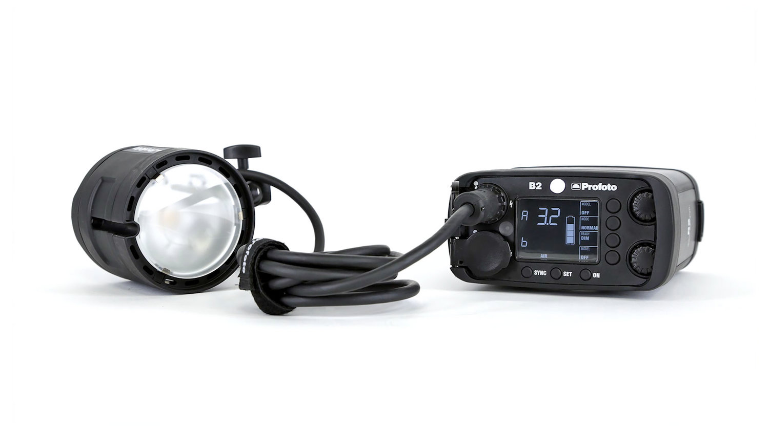 Profoto B2 250 Air Portable studio light Comes with: batteries, charger, TTL-C, TTL-N, TTL-S remote