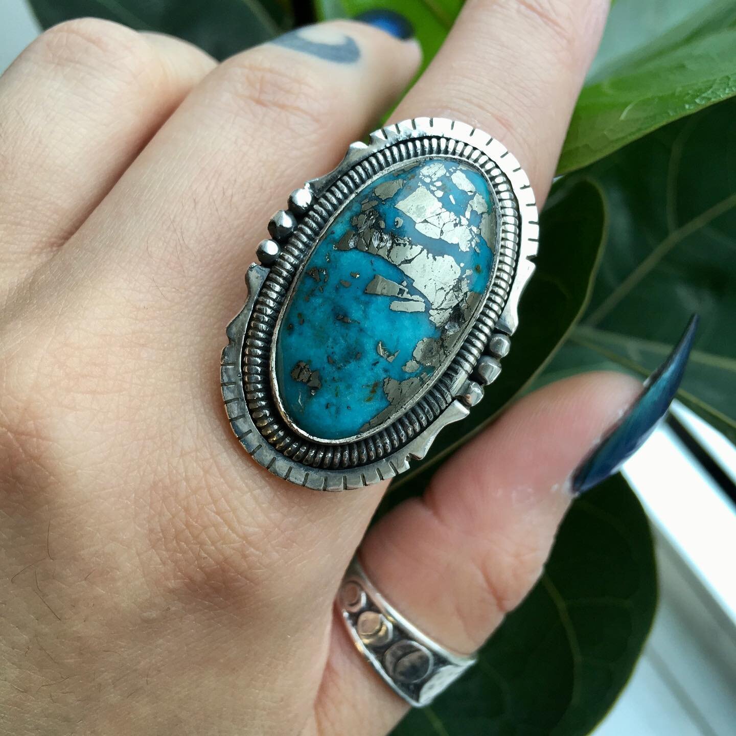 💙 Persian Turquoise 💙

This stunning variety of turquoise often includes pyrite markings throughout, like this one!

This is most definitely a statement ring if we ever did see one! We could gaze into the vibrant Caribbean blue for hours 🌀

Commen