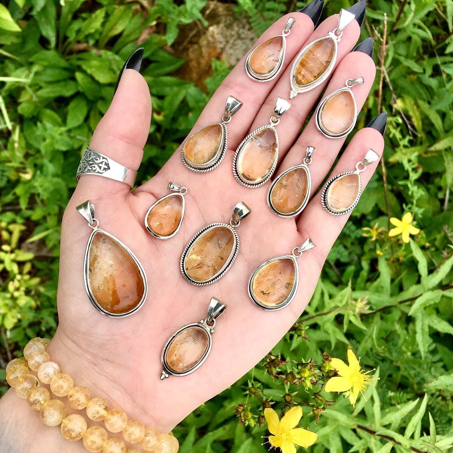 ☀️Tag a friend who could use some sunny citrine to brighten their day! 

Citrine is known for its uplifting affect on mood and ability to shield against negativity 🌟

With one of these pendos you could be &ldquo;mmm blockin&rsquo; out the haters&rdq