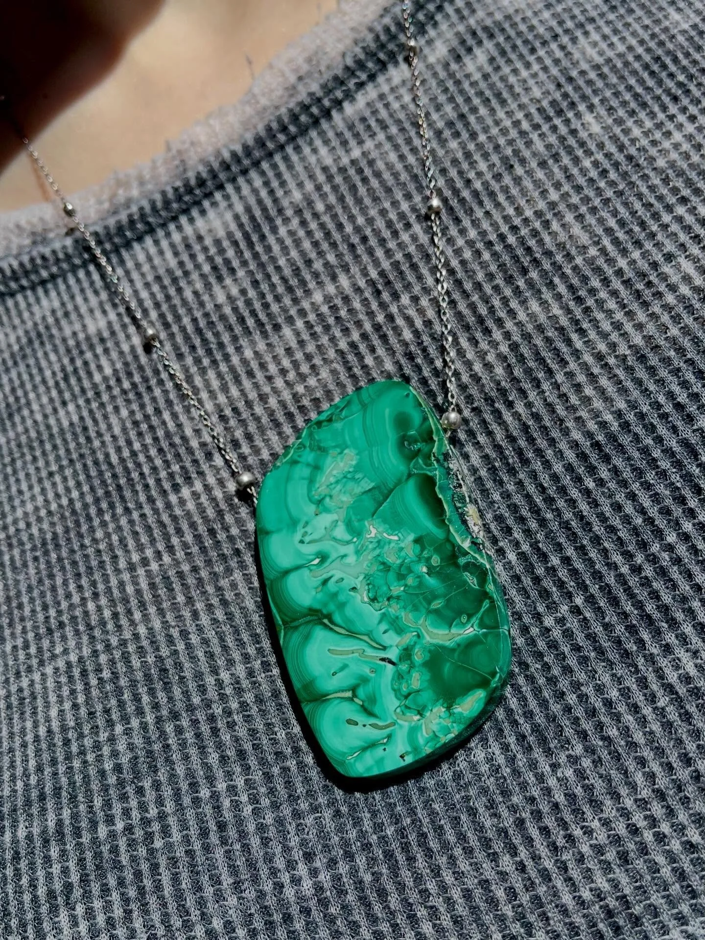 Mala-might be your new favorite 💚

Malachite has those deep green layers and natural banding that give it a little movement, especially when the light hits and you catch that hint of chatoyancy. It&rsquo;s one of those stones you end up noticing mor