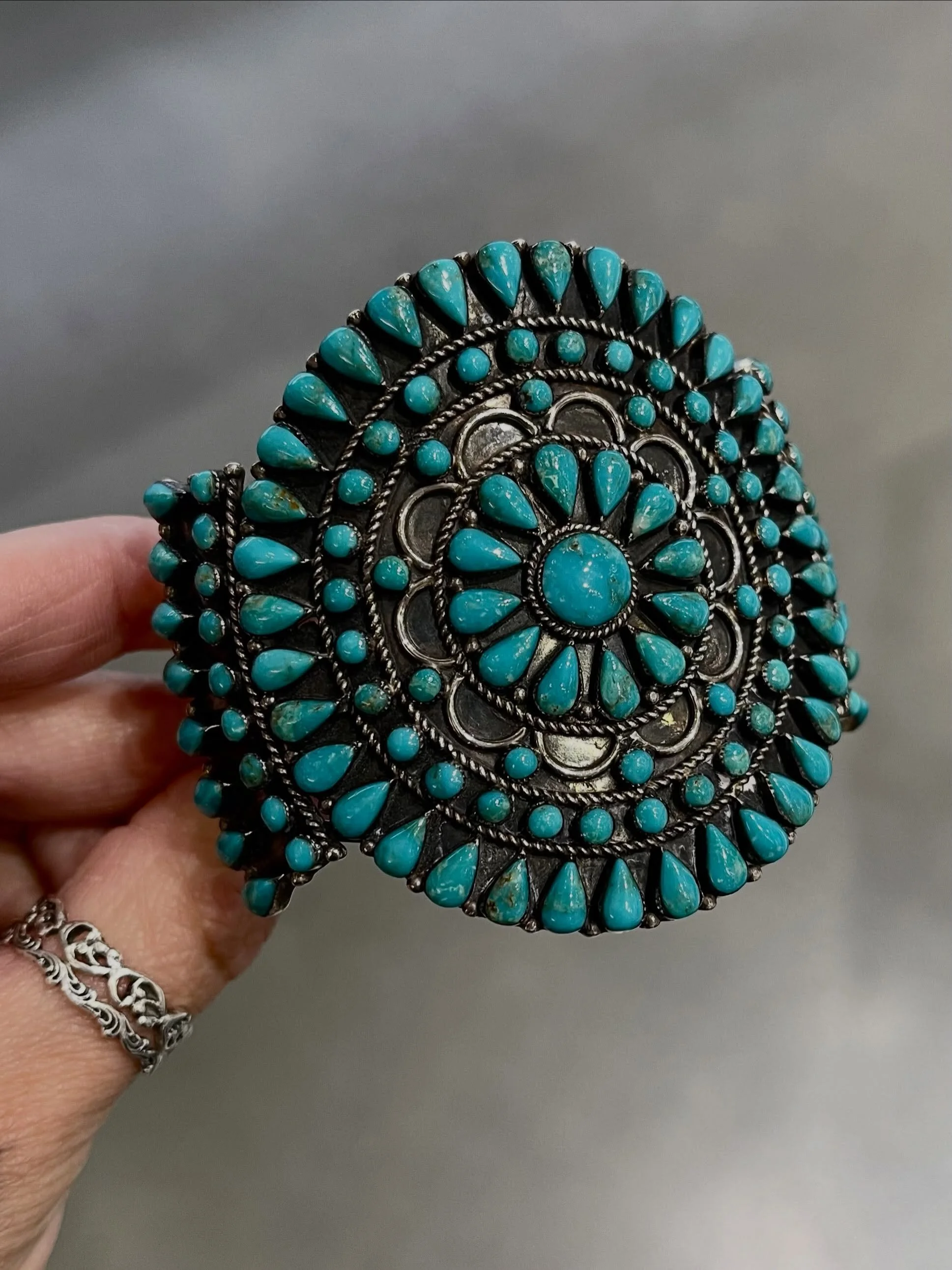 Now that&rsquo;s a cuff 🩵

Turquoise has been treasured by Native American artists for generations, often representing protection, strength, and connection to the earth and sky 🌎

P.S. We offer layaway on any item $100+, so if this beauty has your 