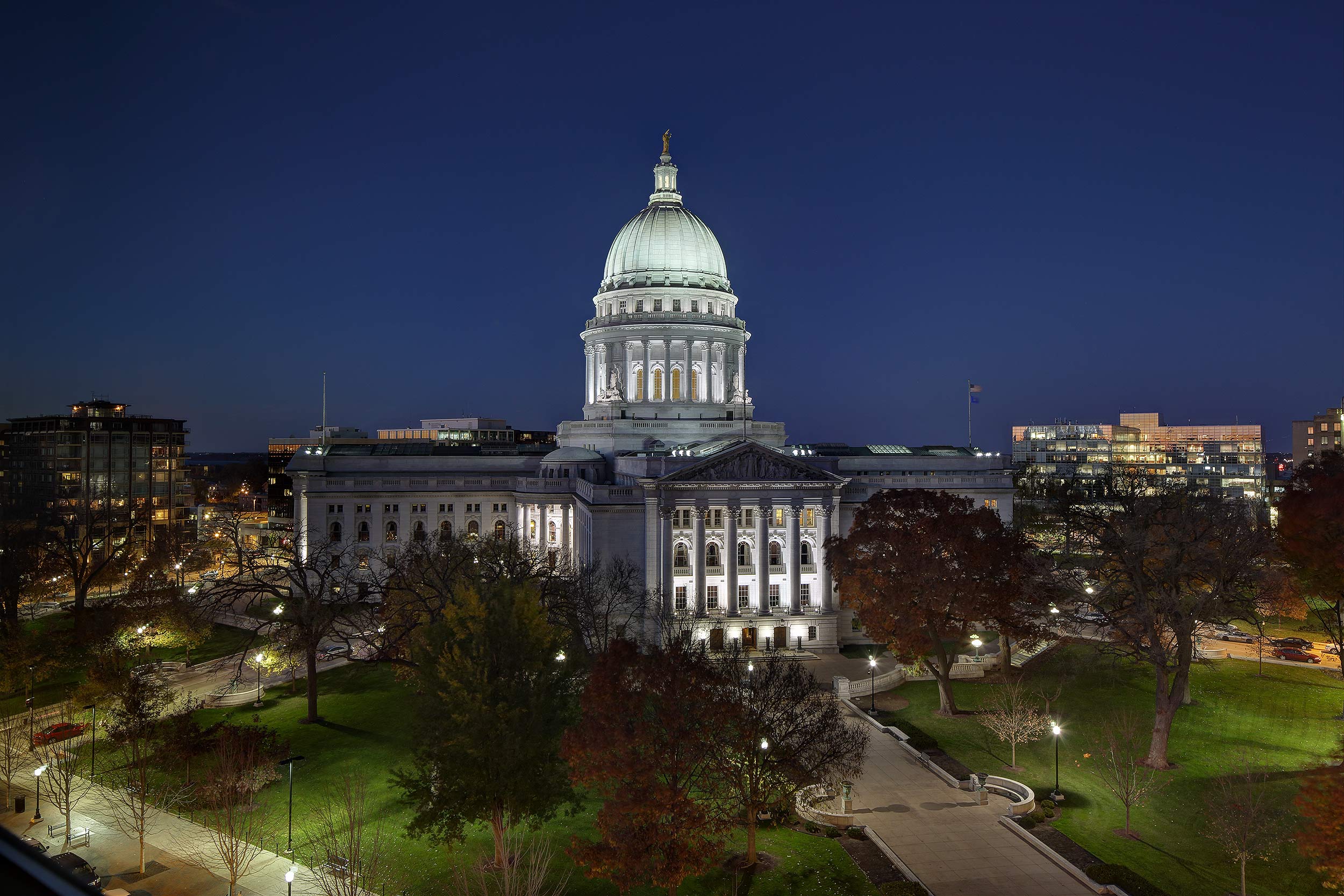Madison WI capitol building at night