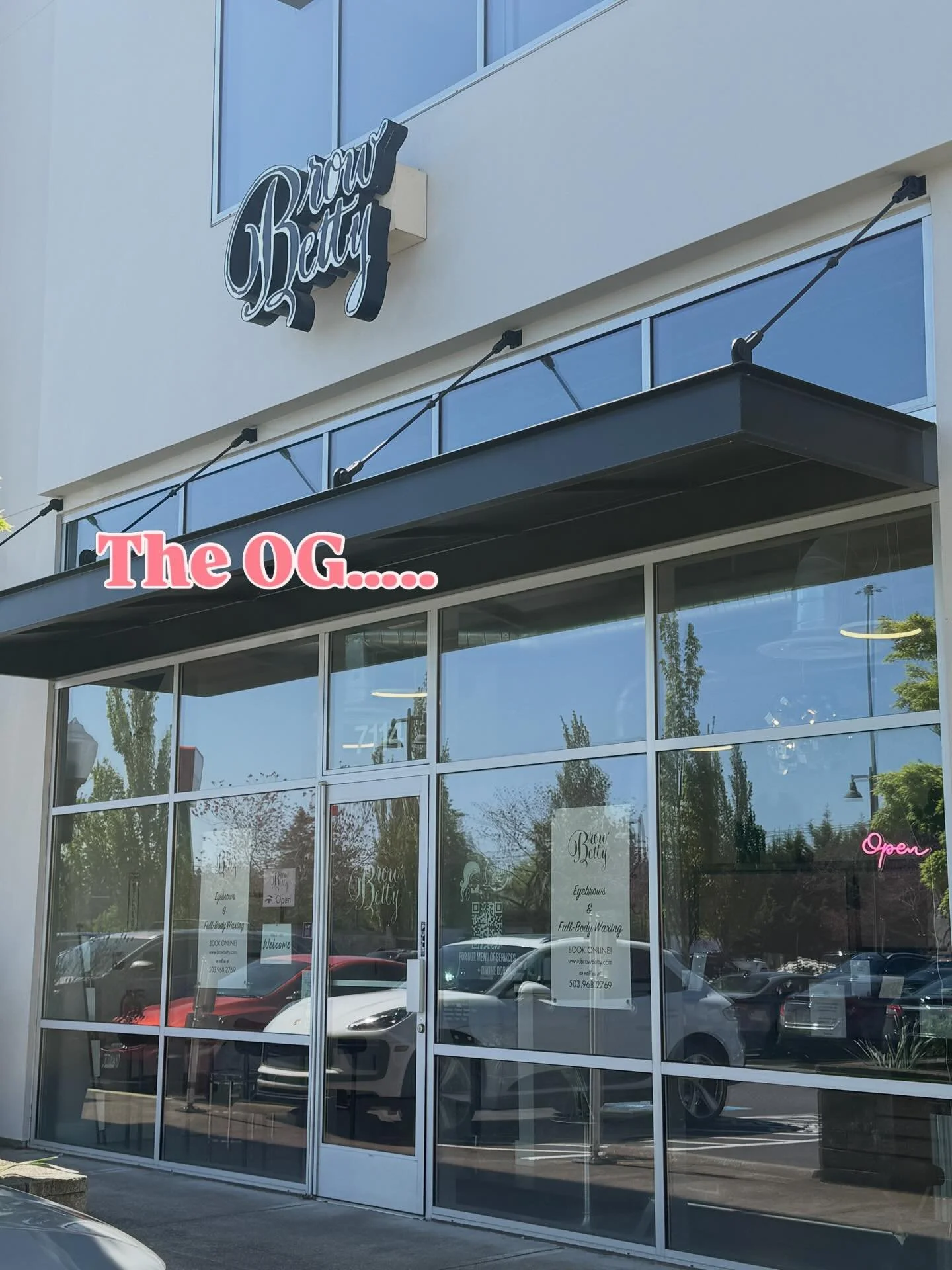 BRIDGEPORT!! The heart 🩷and soul of  Brow Betty! It&rsquo;s sunny and gorgeous and we are ready for you! Busy week this week so call or book your appt online 🩷today!