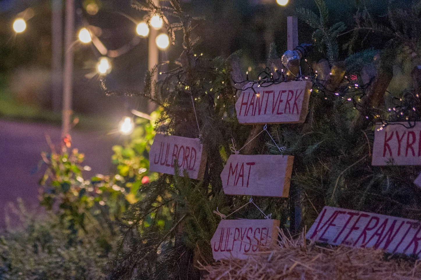christmas-market-signs.jpg