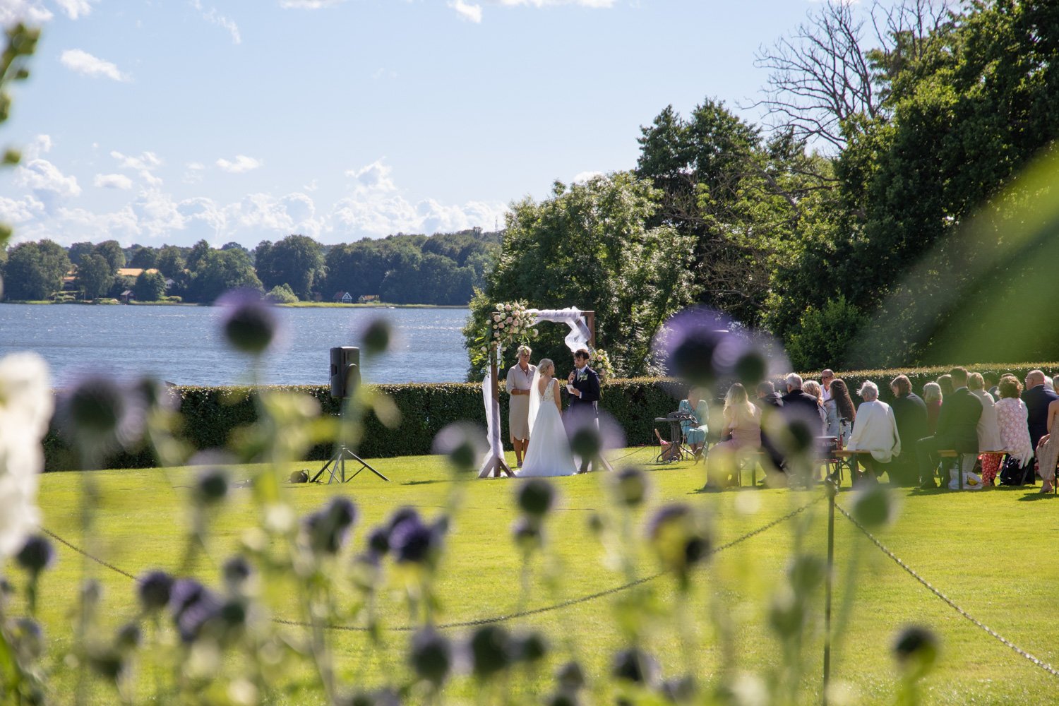  Read your vows with the gorgeous “Ringsjön” behind you 