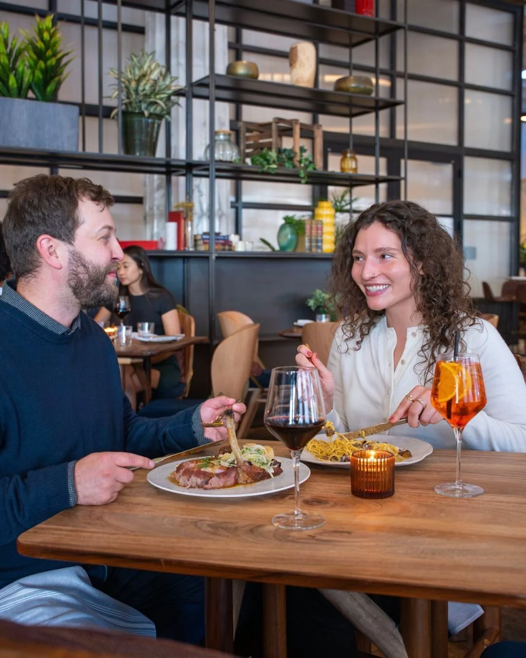 Good food, good company — date night done right π·
