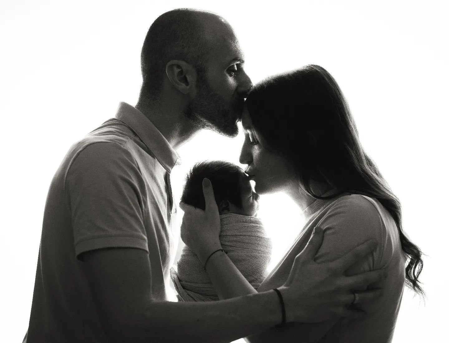 Capture your baby's first moments with a studio newborn photography session. Enjoy a comfortable, professional environment for timeless, beautiful photos that you&rsquo;ll cherish forever. 

If you need more details about newborn photography for your