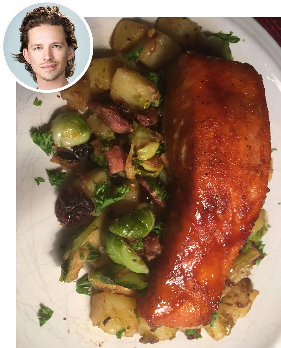 RECIPE FOR SALMON FILET AND THREE GARLIC HASH