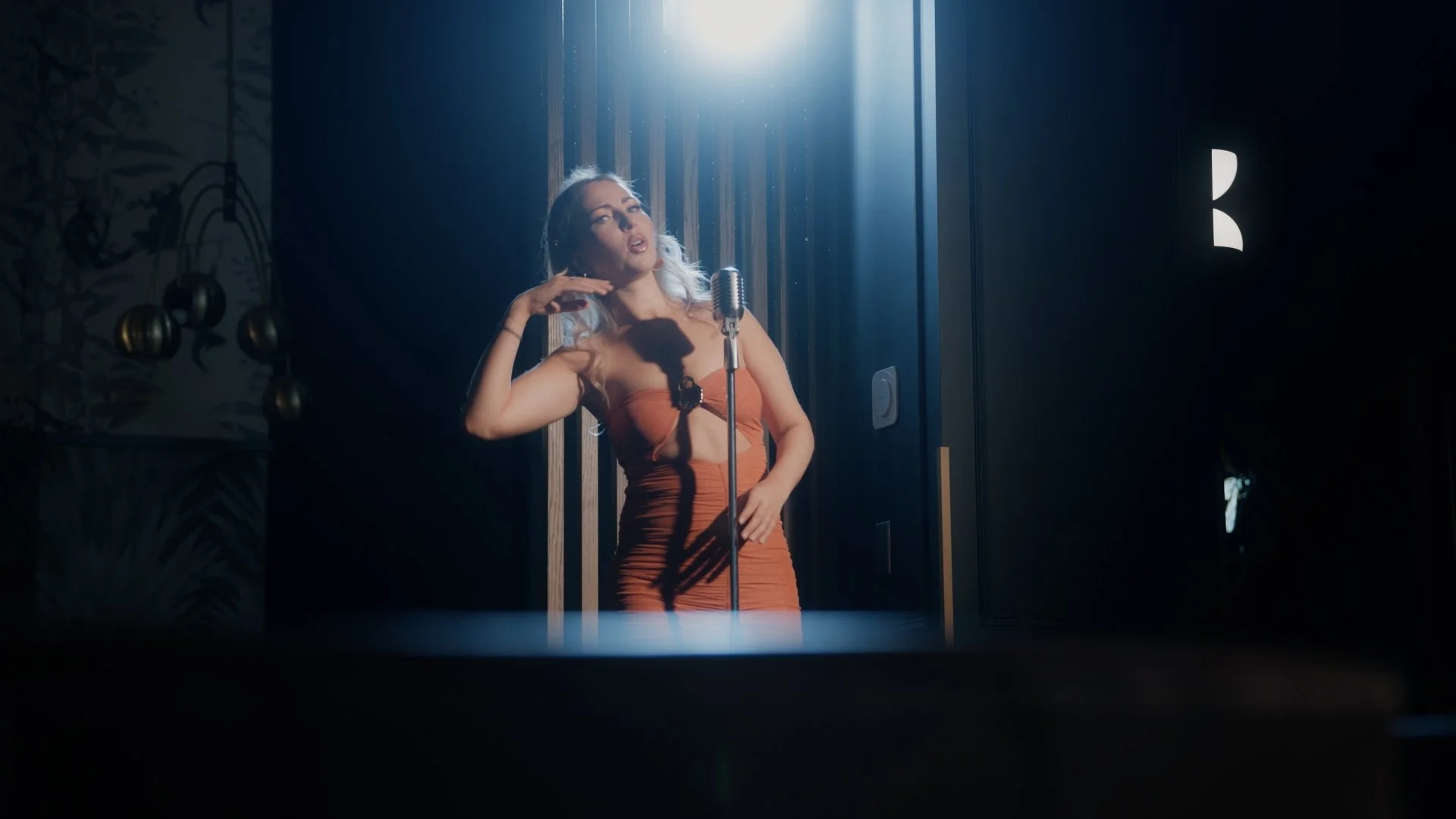 LINDSAIS -THWOY_1.1.1.JPG