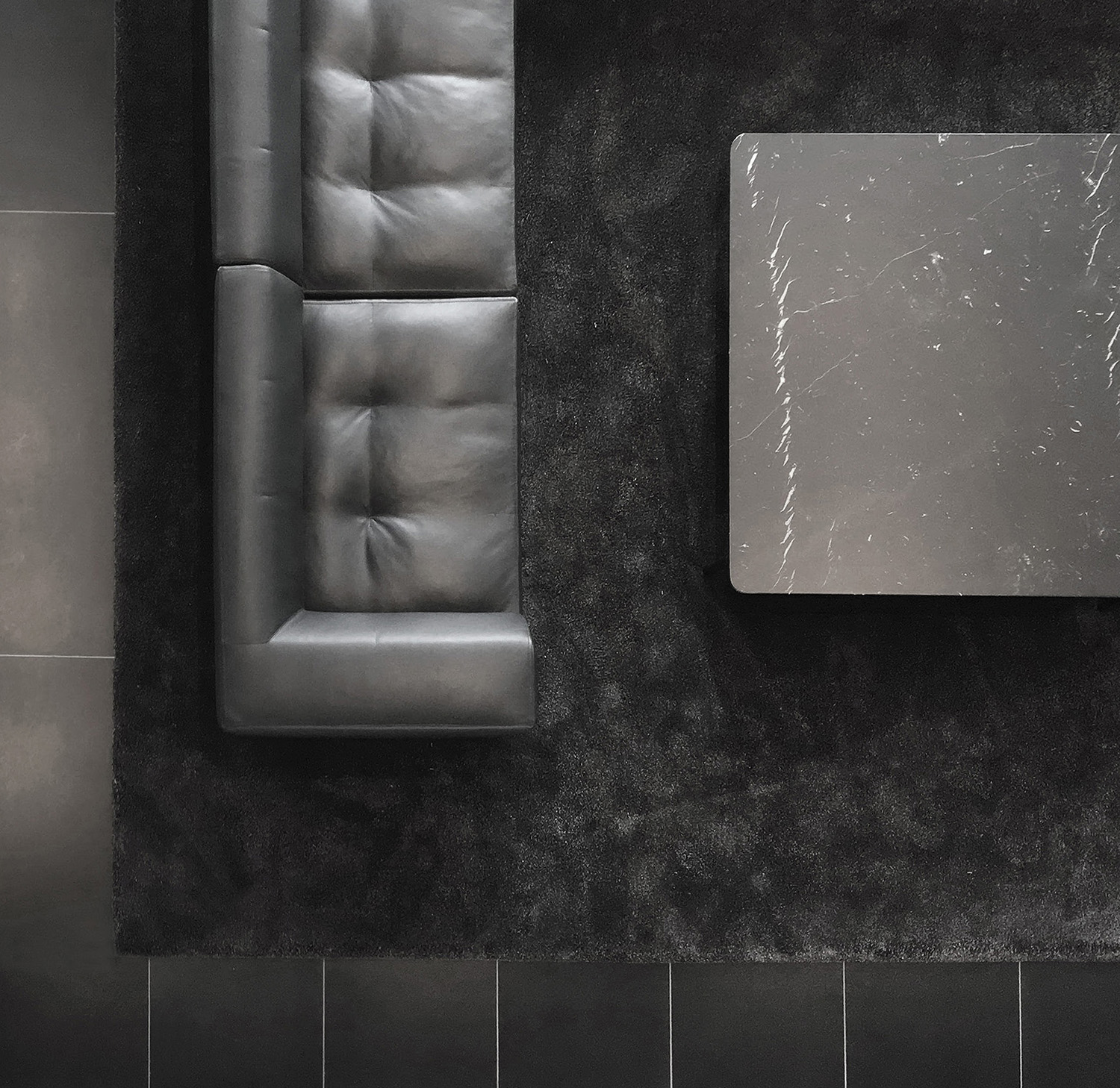 Every material and piece of furniture was carefully chosen to embody the client’s high quality standards in the built form of the workplace.