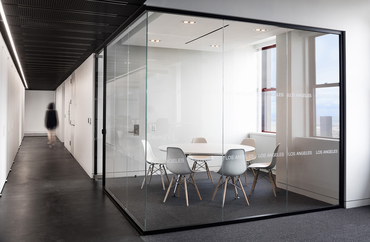 Meeting spaces were integrated into the space in a way that felt open and natural within the overall plan.