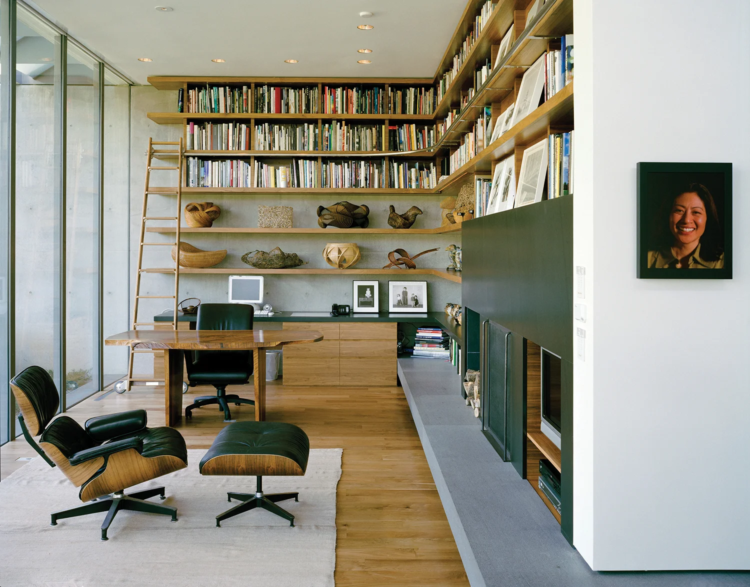 Even private, snug and compact spaces have views out to the majestic landscape just beyond the glass.