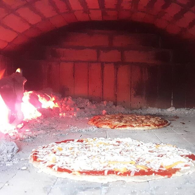 Pizza Night at #AdelanteAlmond, Friday June 26th, 5-8pm, carryout and limited outdoor picnic table seating. 
12 inch pizzas all scratch made with seasonal produce and meats from our farm and baked in the wood fired oven!

This week pizzas: Three Chee