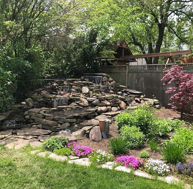 Flowing into summer! @aquascape_inc