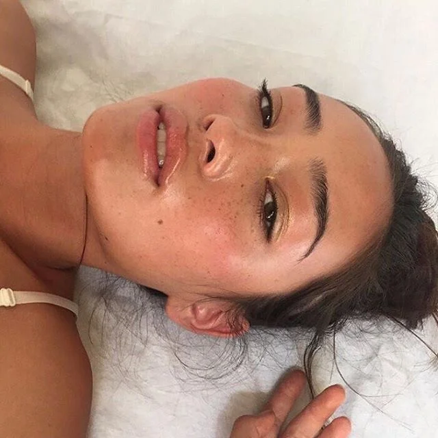 Didn't you know? Glowy skin is in 💫