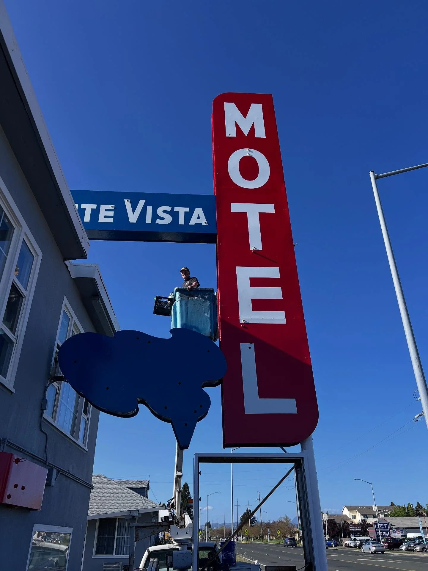 Re-storing an iconic neon sign on Santa Rosa Ave for more years of service!
