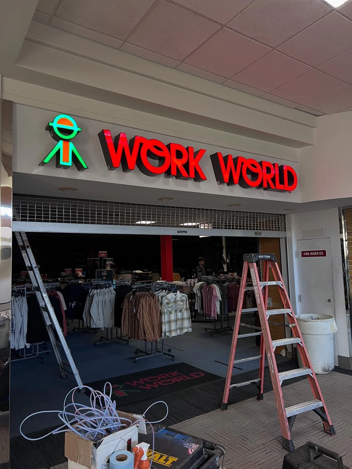 Out with the old (neon) and in with the new (led) @workworld - @coddingtownmall