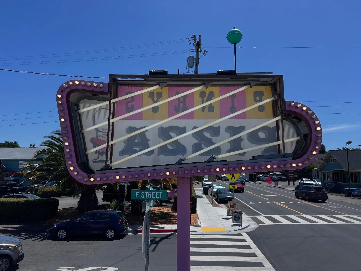 Lamp + ballast re-fresh for @pinkyspizza and we fixed the &ldquo;chasing&rdquo; lights. Check it out at night!