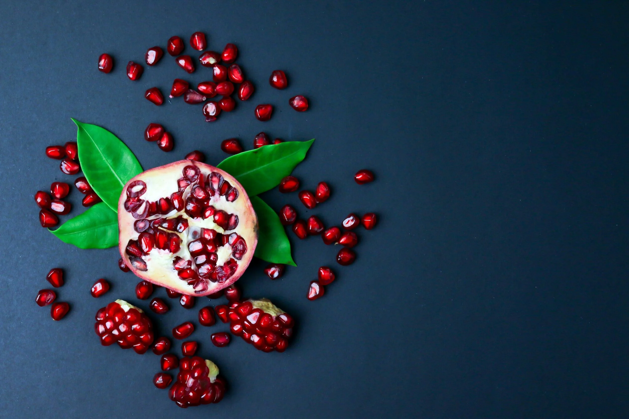 7 Unknown Pomegranate Benefits That Will Convince You to Eat It Daily!