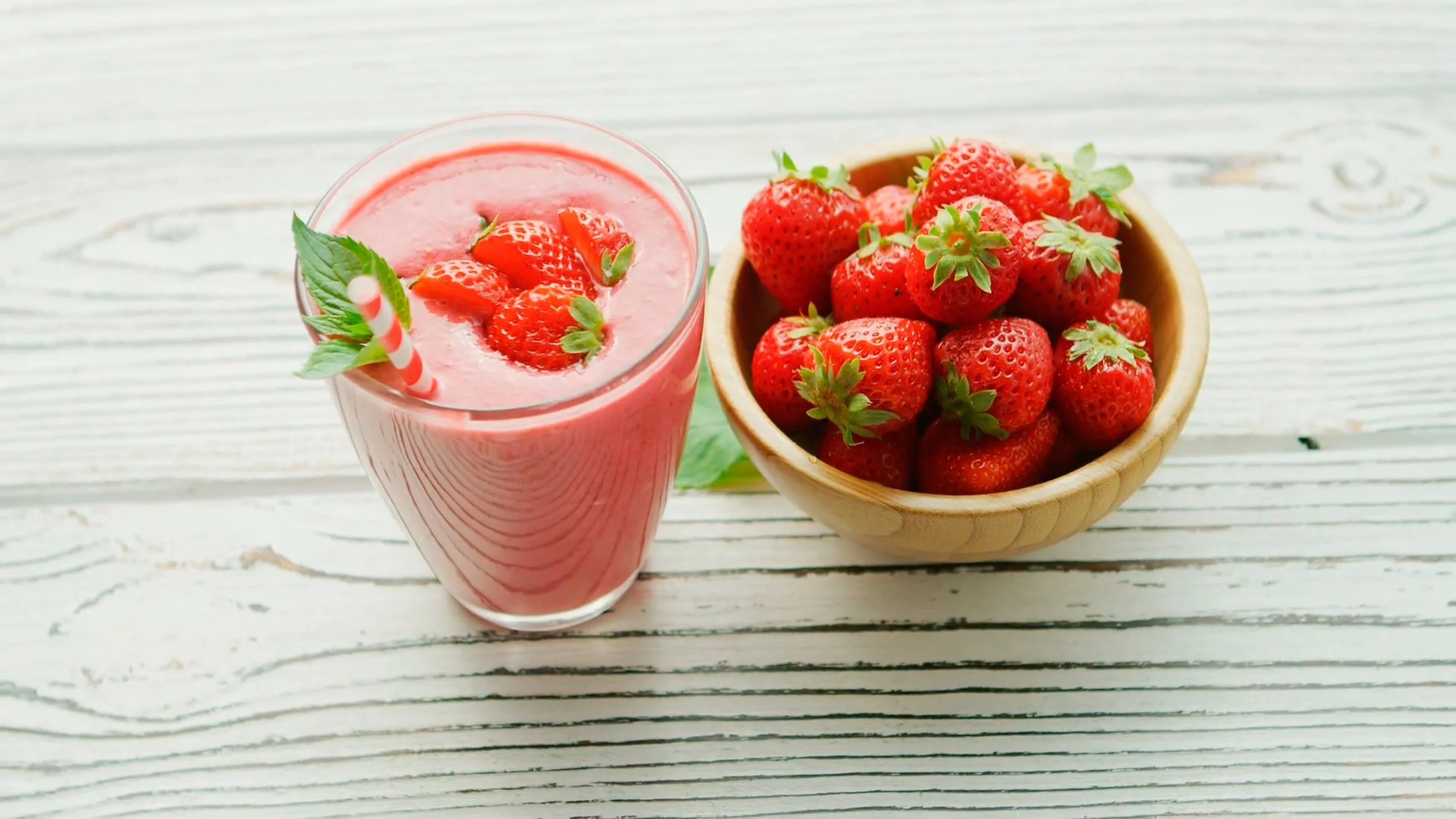 Fresh Strawberry Smoothies
