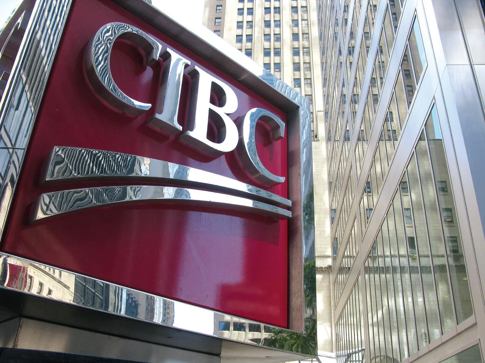 Roehampton Capital Secures Senior Debt Financing from CIBC