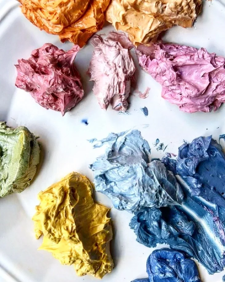 When nature offers such beautiful hues there&rsquo;s really no need for artificial colors. Join us for this upcoming workshop, Cake Decorating and Plant Magic, with Bess Abraham of Sweet Haze Cakes and Colombe Jacobsen. 
Explore plant based color in 