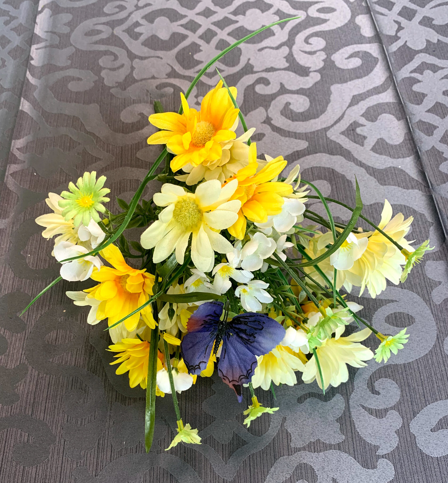 Daisies with Butterflies Bouquets (FL10)