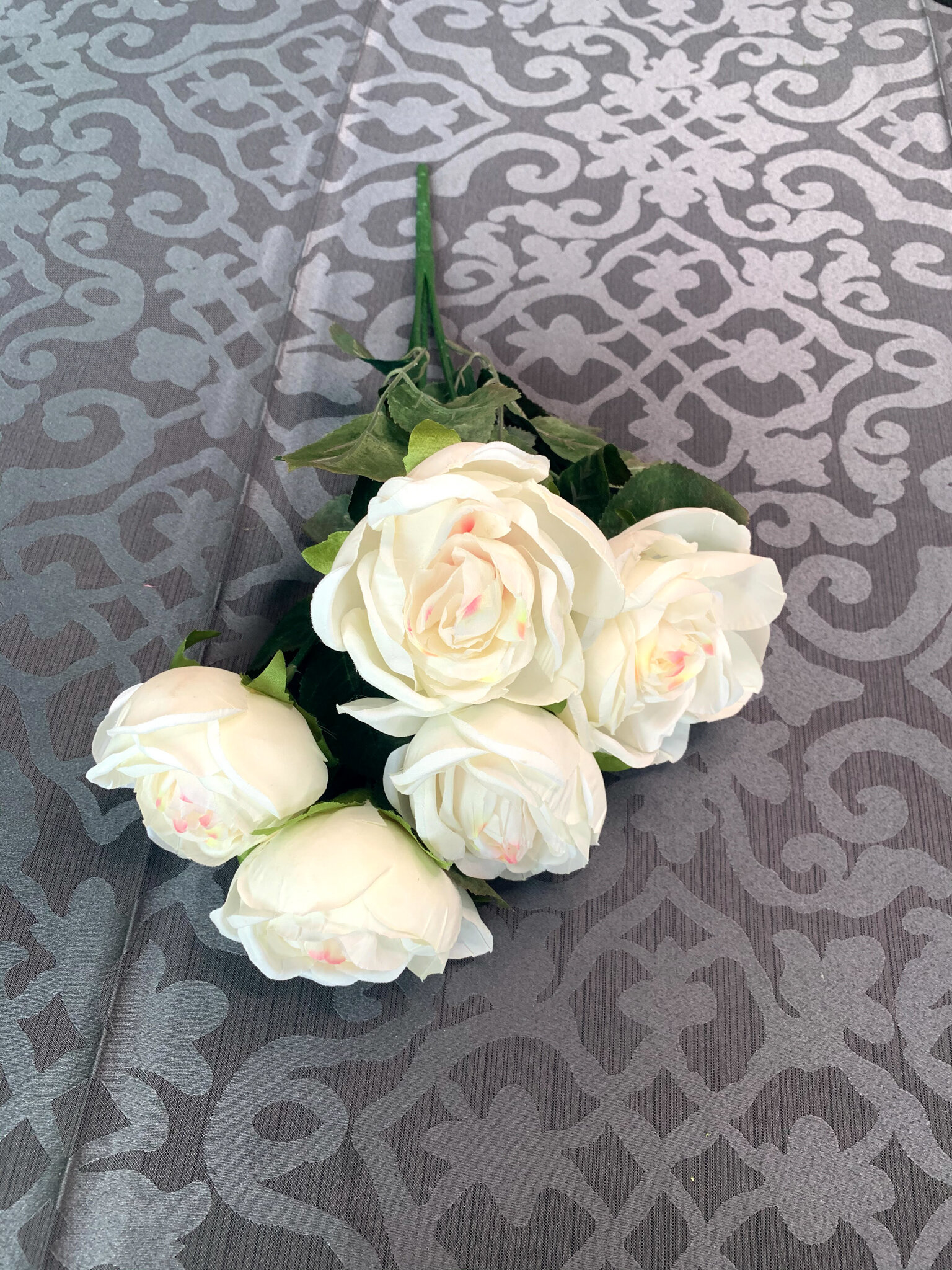 White Rose with Pink Tinge Bouquets (FL39)