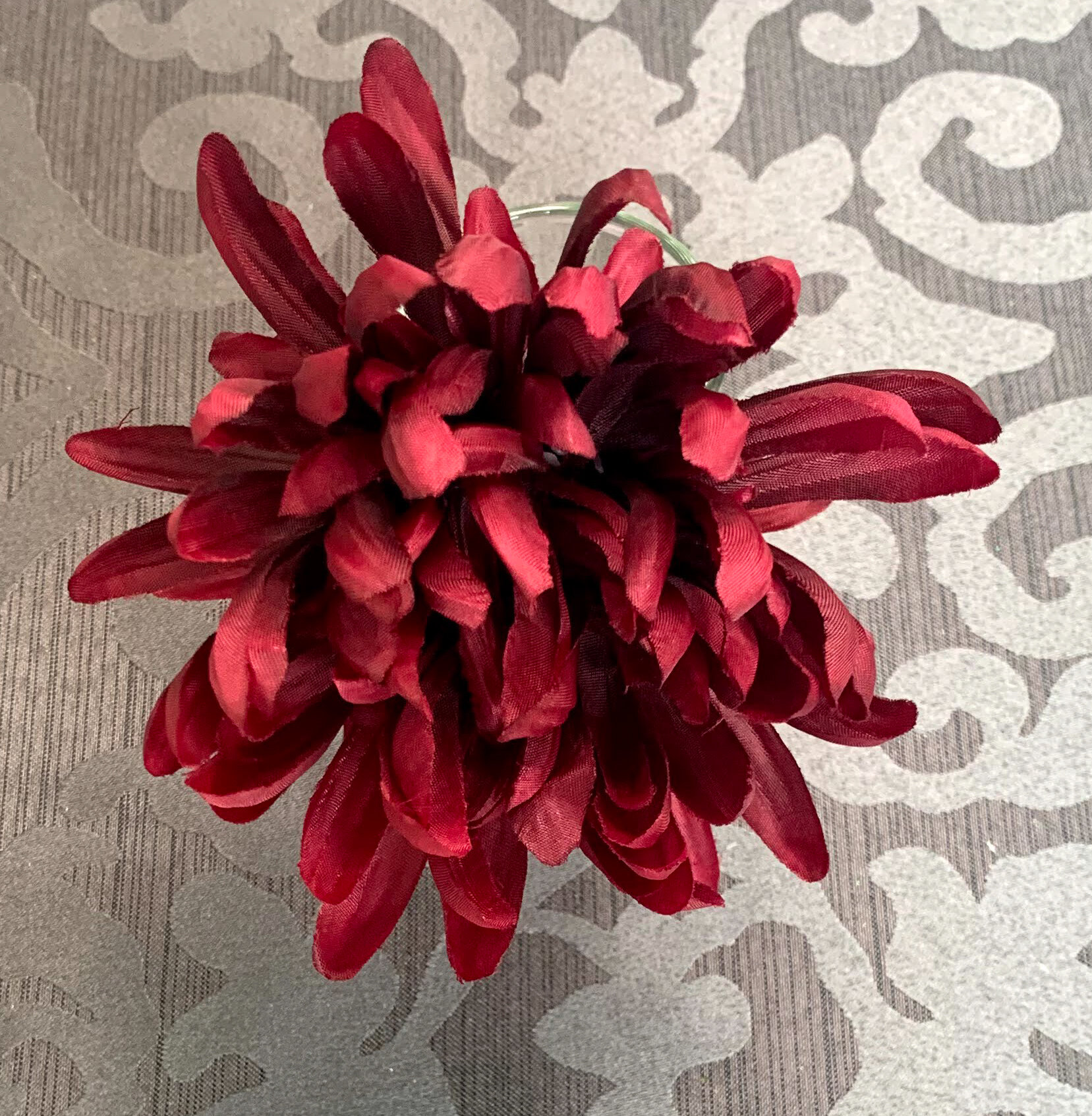 Burgundy Crysanthemums (FL45)