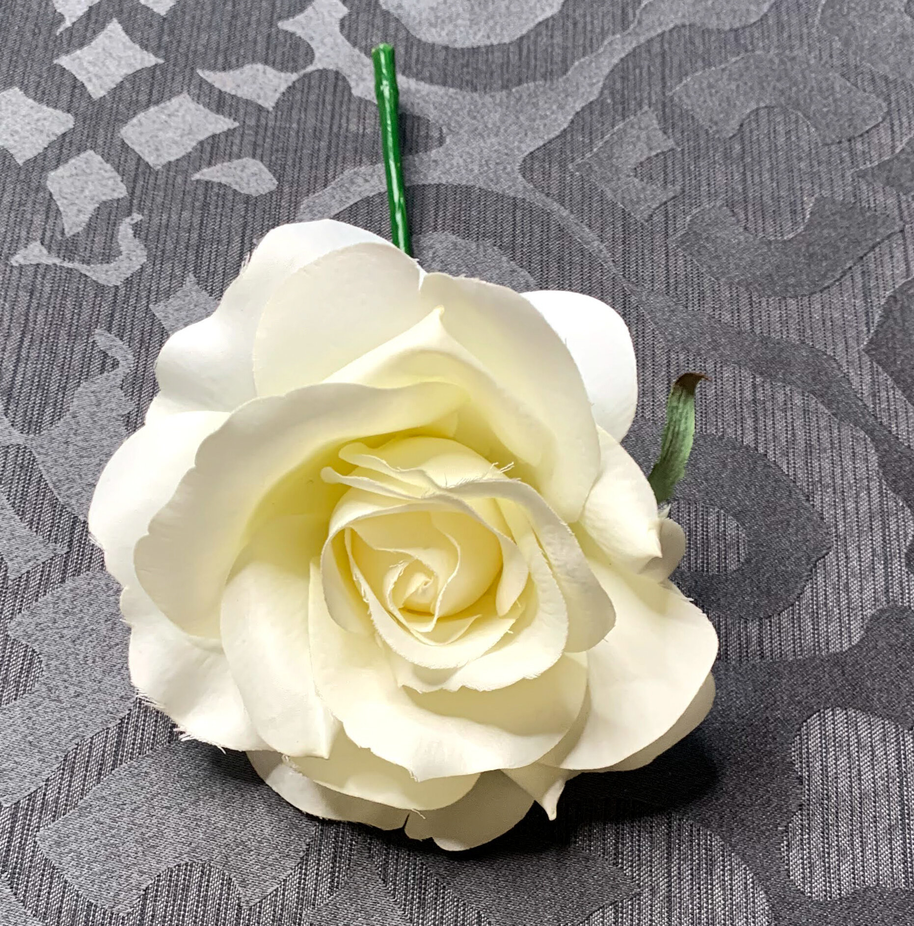 Ivory Roses (FL103)