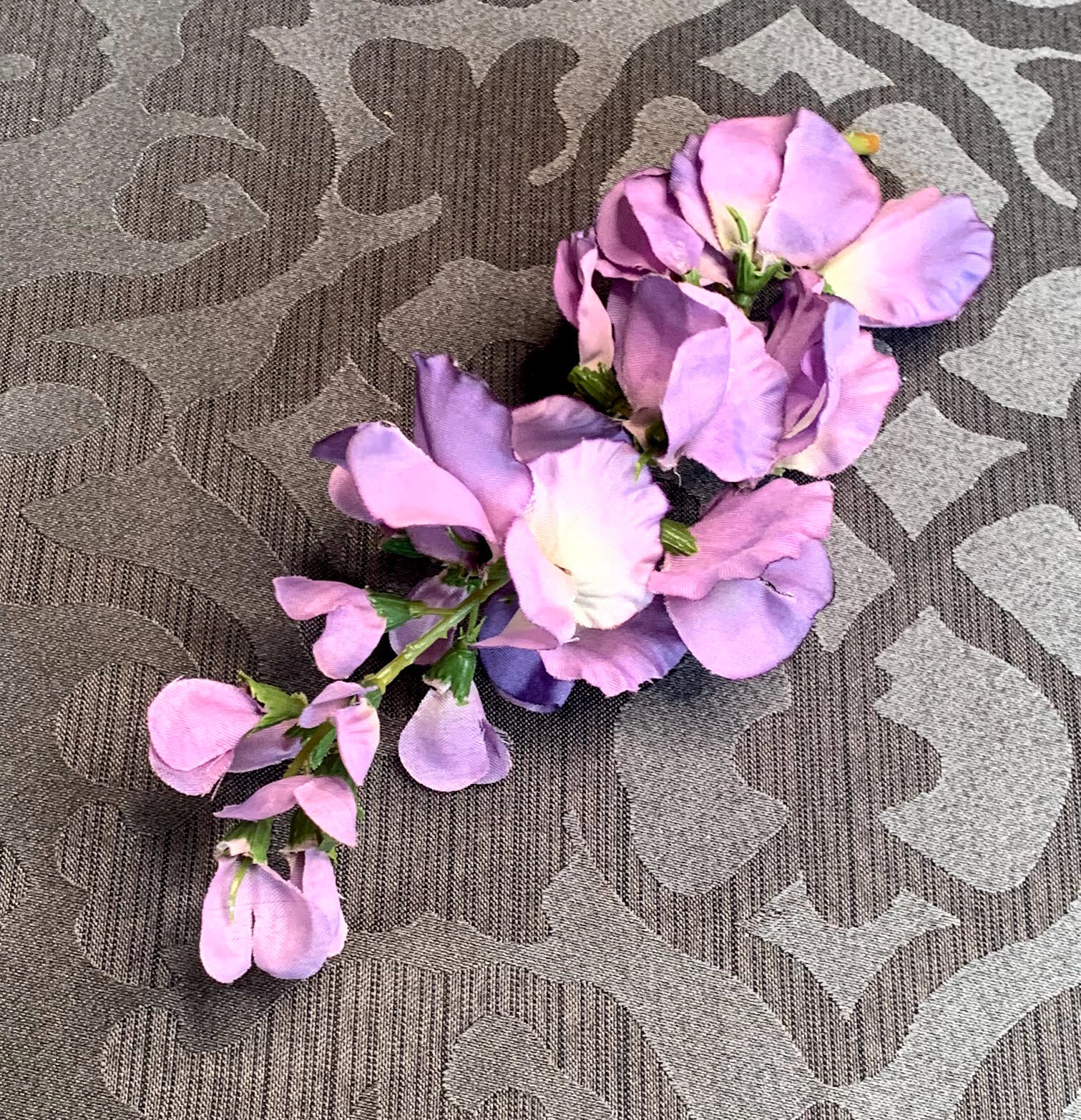 Purple Wisteria Blossoms (FL108)