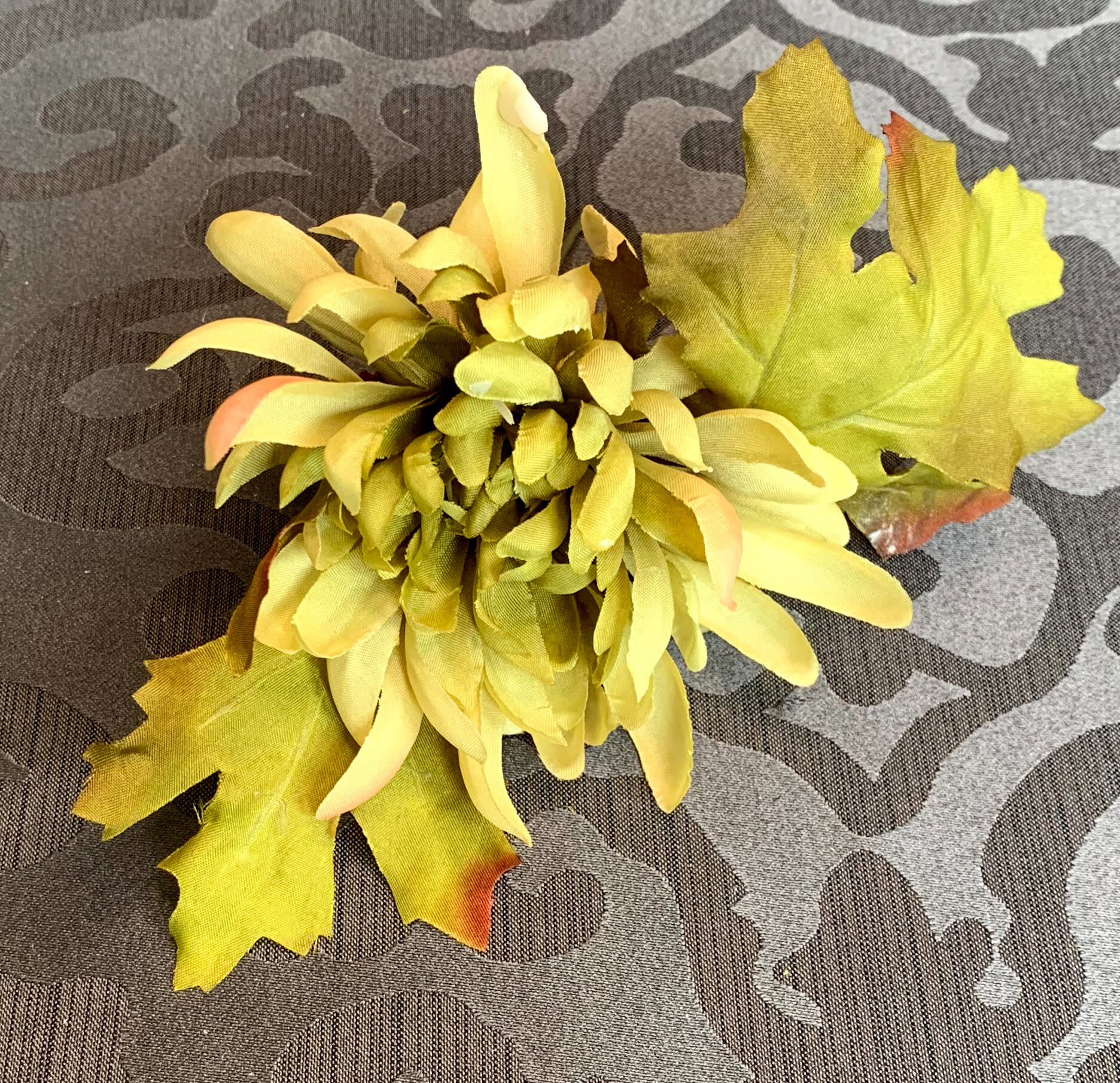 Olive Chrysanthemums (FL112)