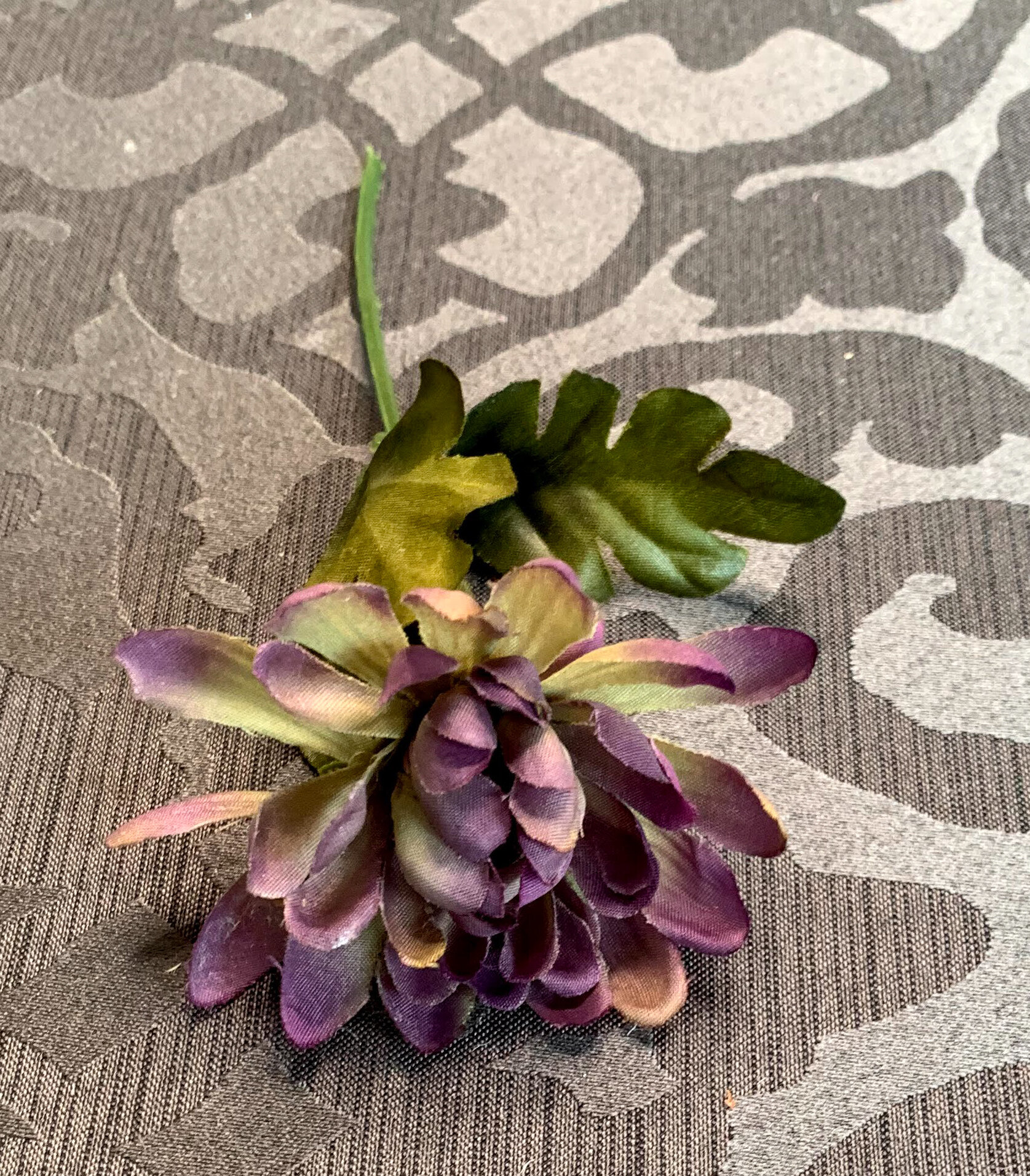 Olive and Purple Chrysanthemums (FL122)
