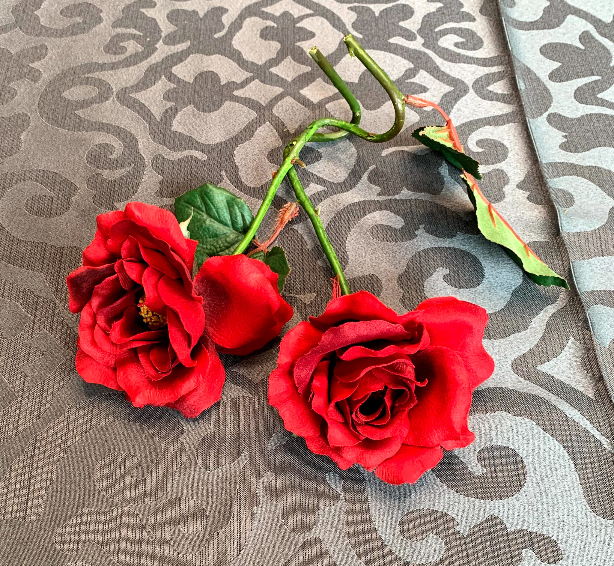 Red Beauty Roses (FL123)