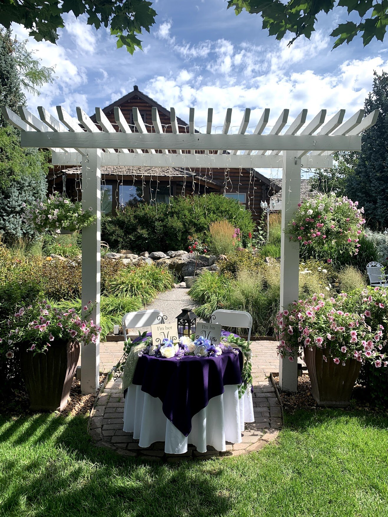 Sweetheart Table (3 ft round)