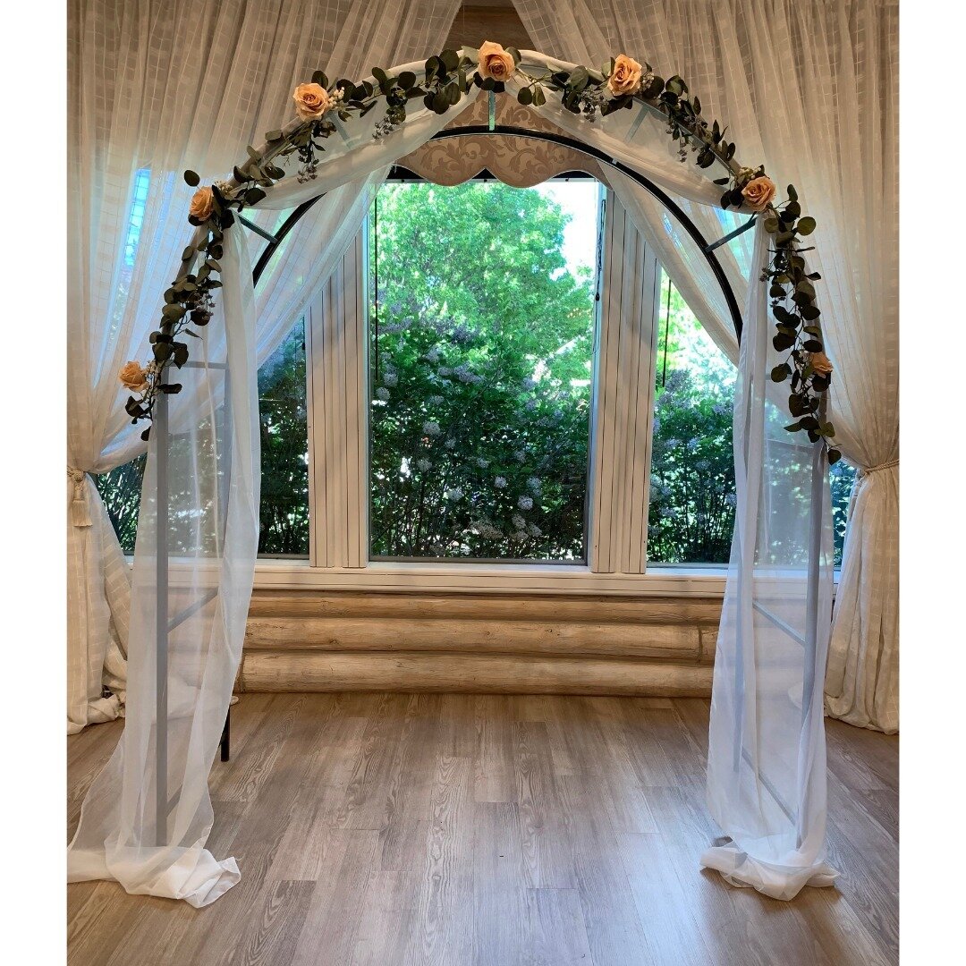 Adore this elegant and classic rounded arch with blush roses and eucalyptus 😍
.
.
.
.
.
.
.
.
.
.
.
.
.
.
.
#loft745 #theloftreceptioncenter #loft745weddings #idahoweddings #easternidahoweddings #byuidaho #byui #byuibride #idahoeventcenter #idahobri