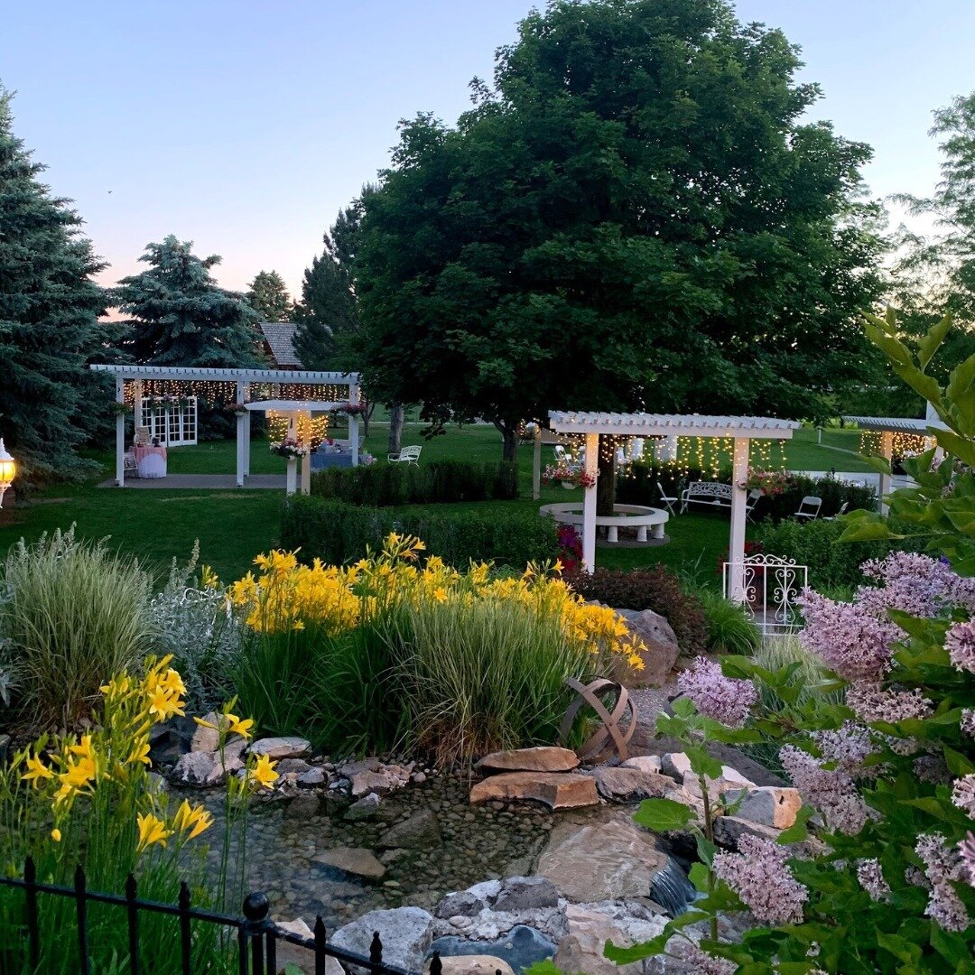 Summer, dusk, in the wedding garden 💐
.
.
.
.
.
.
.
.
.
.
.
#loft745 #theloftreceptioncenter #loft745weddings #idahoweddings #easternidahoweddings #byuidaho #byui #byuibride #idahoeventcenter #idahobride #idahobrides #weddingvenue #weddingvenues #ou