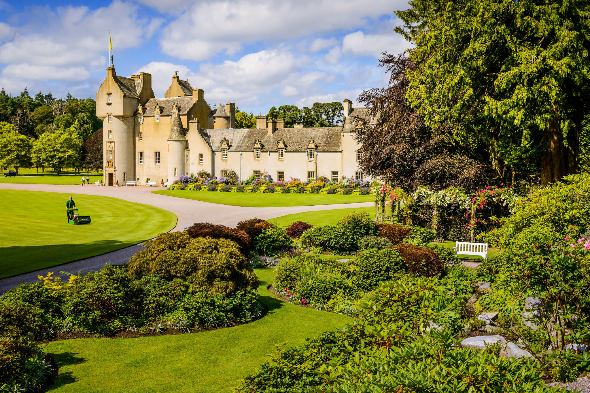 Ballindalloch-Castle.jpg