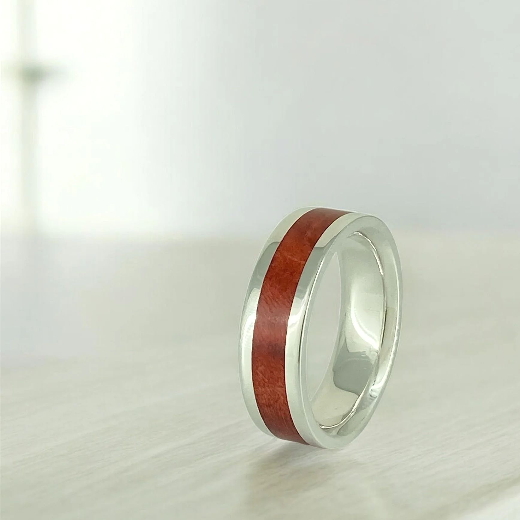 Red+Colour+Maple+Burl+Centre+in+Silver.png