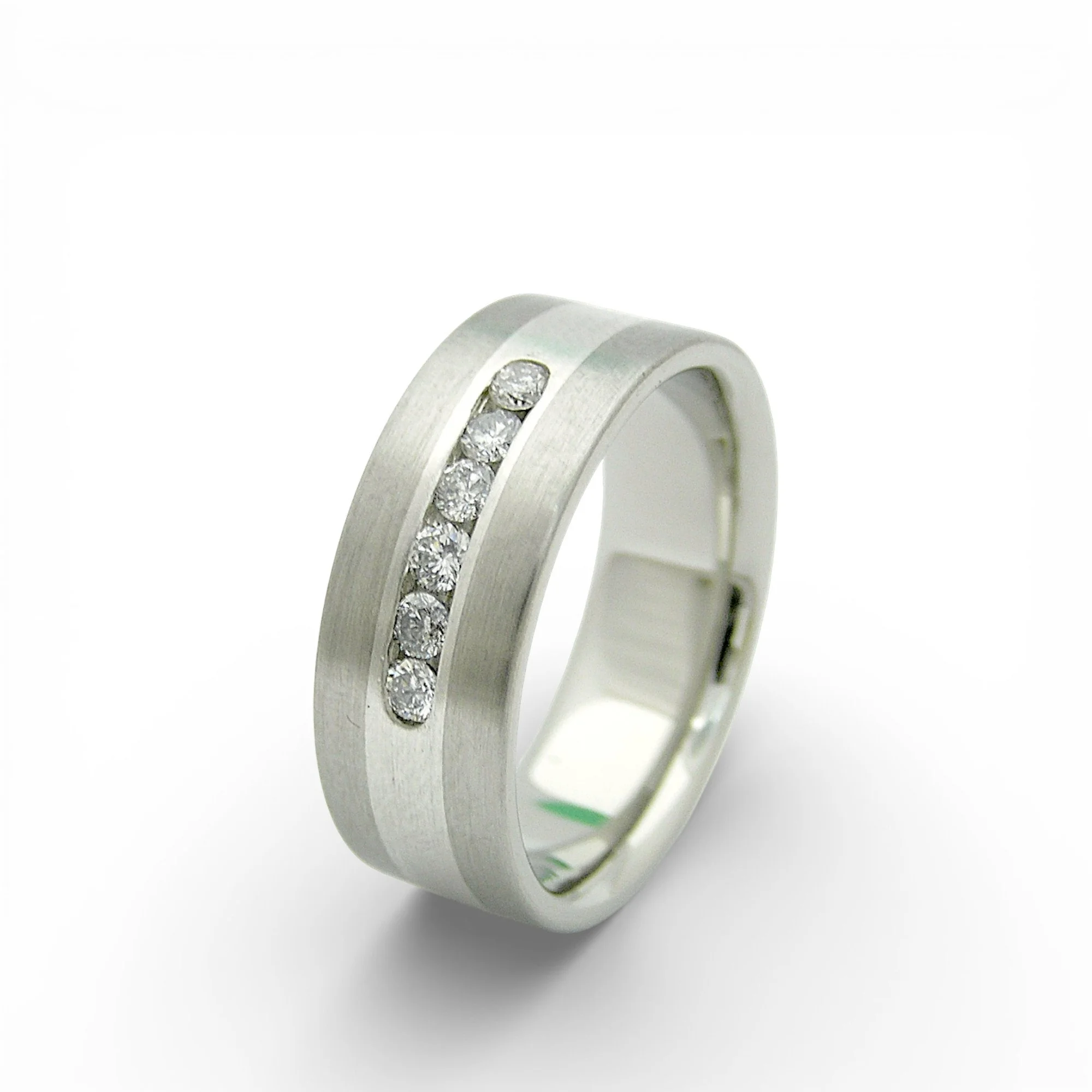 10karat white gold + silver centre + 6 diamonds channel set