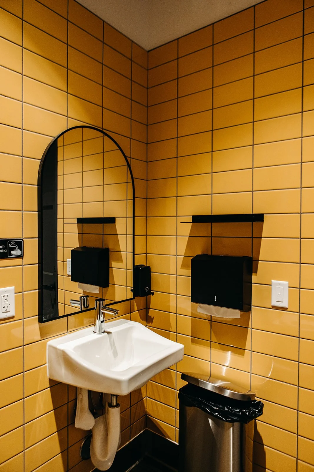 160A0058_bathroom.jpg