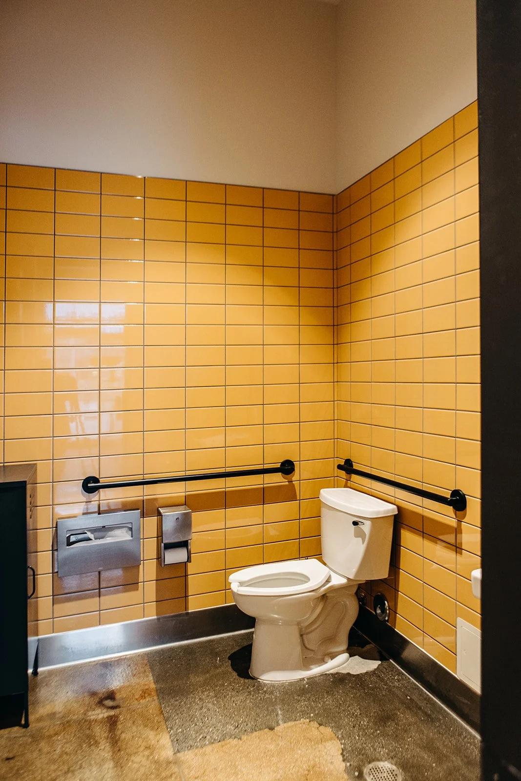 160A0055_bathroom.jpg
