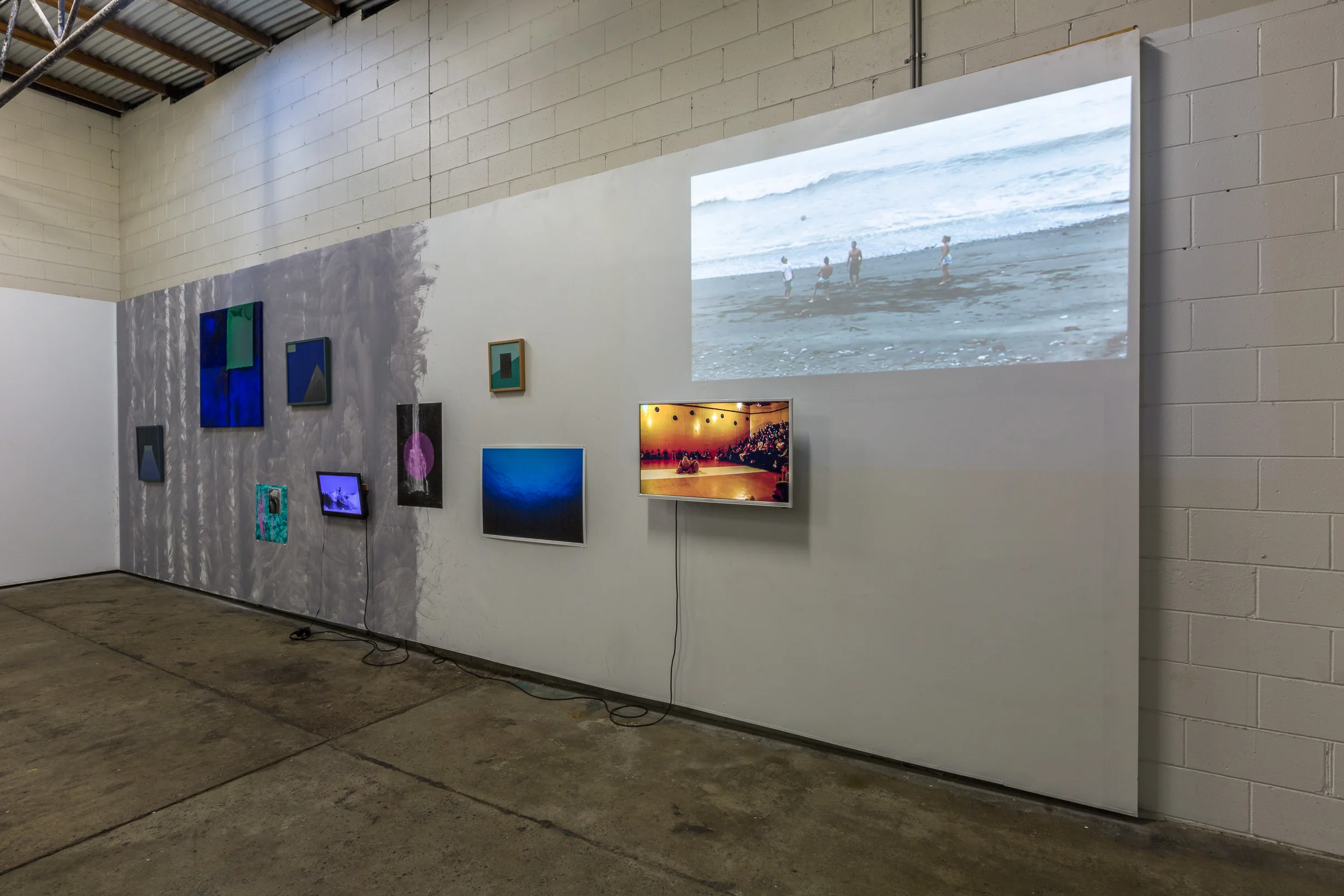 TheWalls_SurfSalon_Install_039.jpg