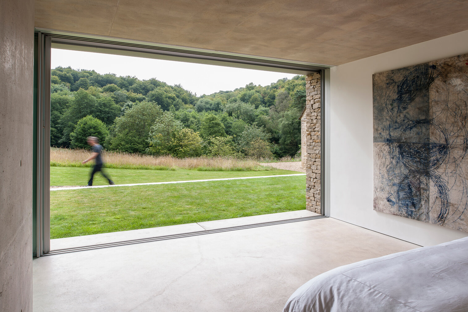 The-bedrooms-can-be-fully-opened-onto-the-landscape.jpg